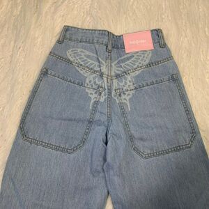 NWT Dolls Kill x NGOrder White Butterfly Back Light Wash Mom Jeans Sz 6